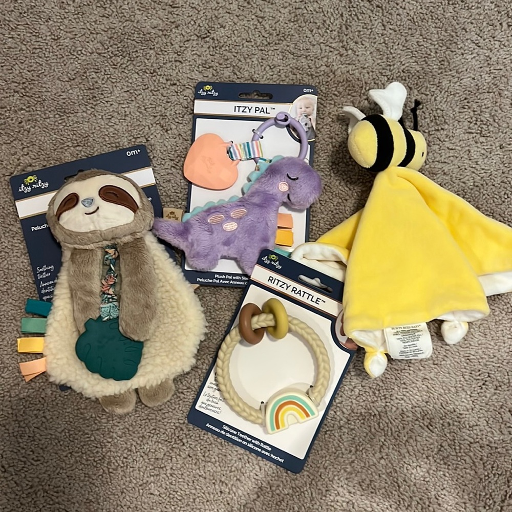 NEW Lot of Itzy Ritzy and Burt’s Bees Baby Toys
